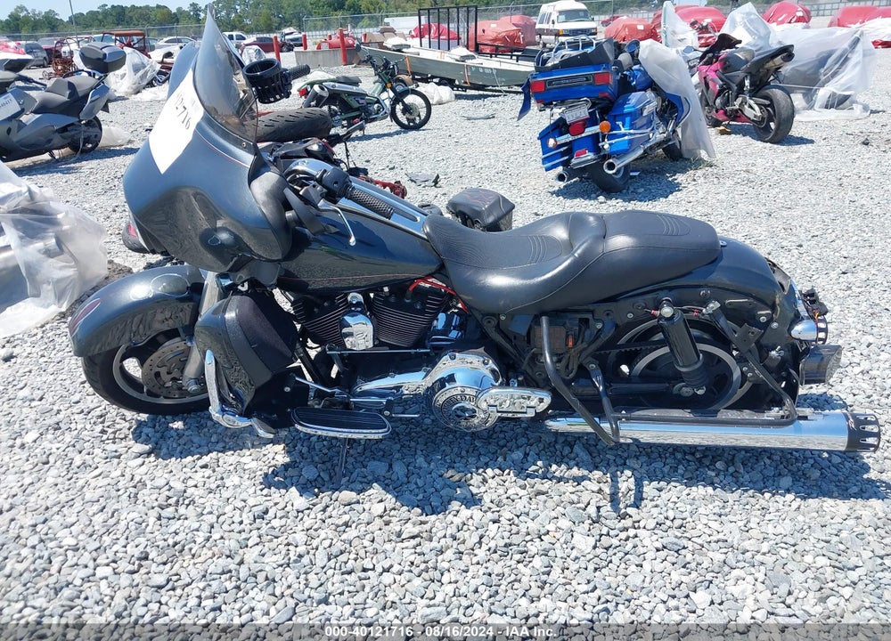 2009 HARLEY-DAVIDSON FLHX VIN: 1HD1KB41X9Y623524