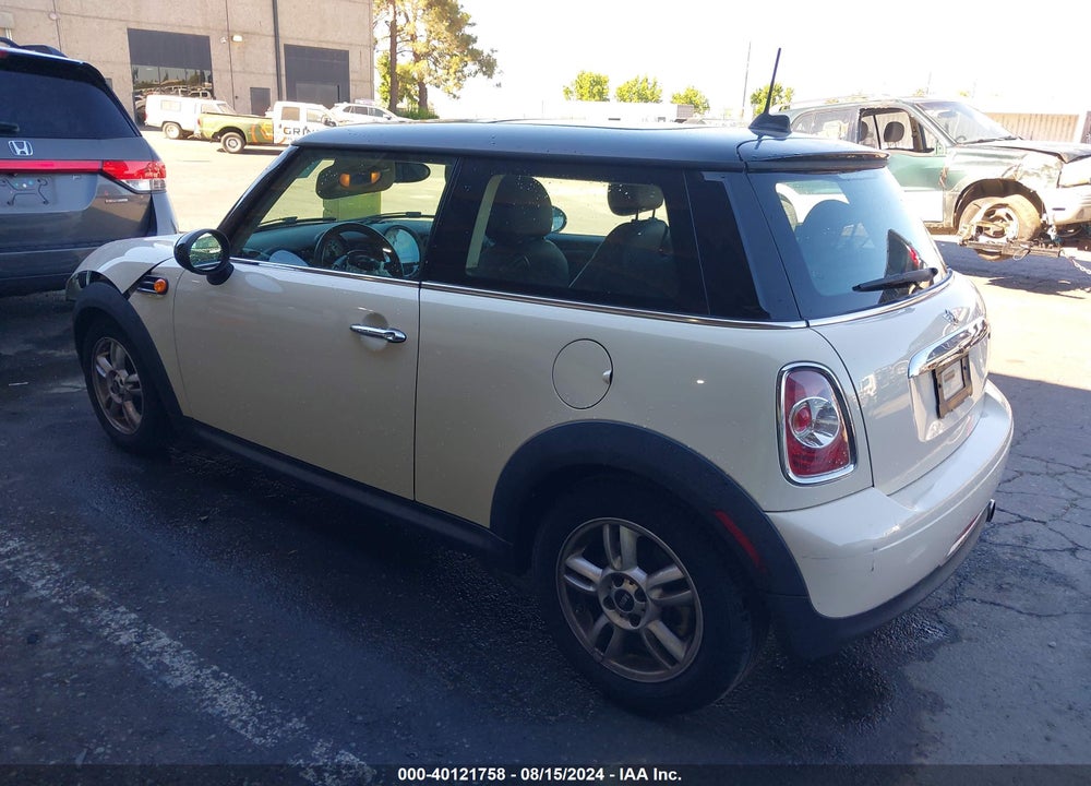 2013 MINI HARDTOP COOPER VIN: WMWSU3C55DT680775