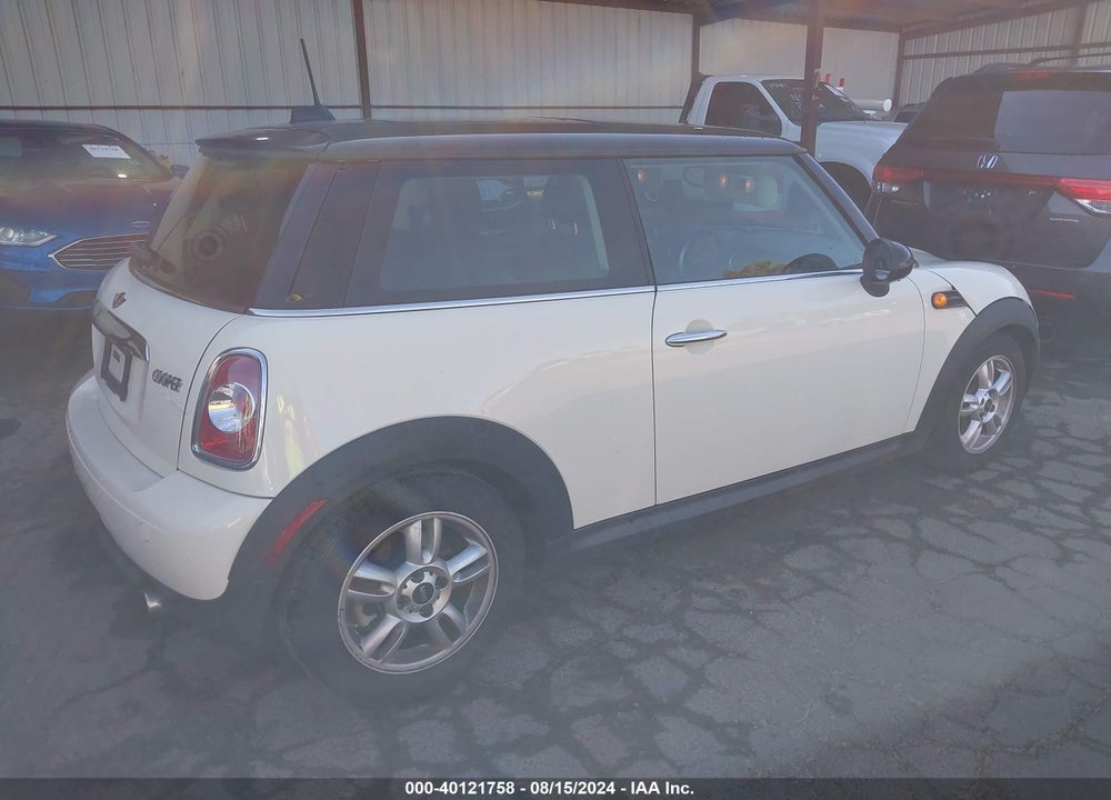 2013 MINI HARDTOP COOPER VIN: WMWSU3C55DT680775