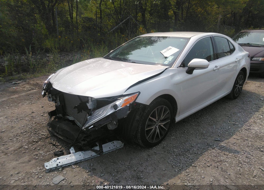 2021 TOYOTA CAMRY XLE VIN: 4T1F11AK3MU427373