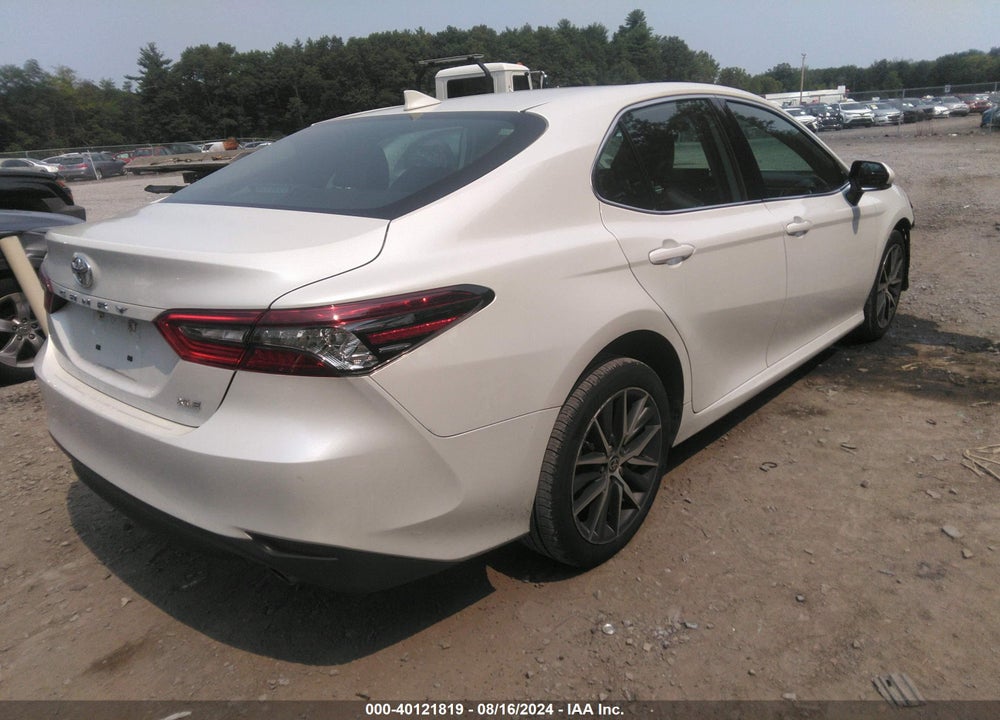 2021 TOYOTA CAMRY XLE VIN: 4T1F11AK3MU427373