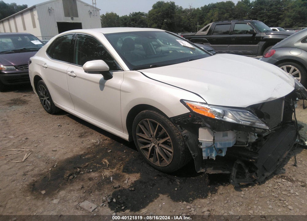 2021 TOYOTA CAMRY XLE VIN: 4T1F11AK3MU427373
