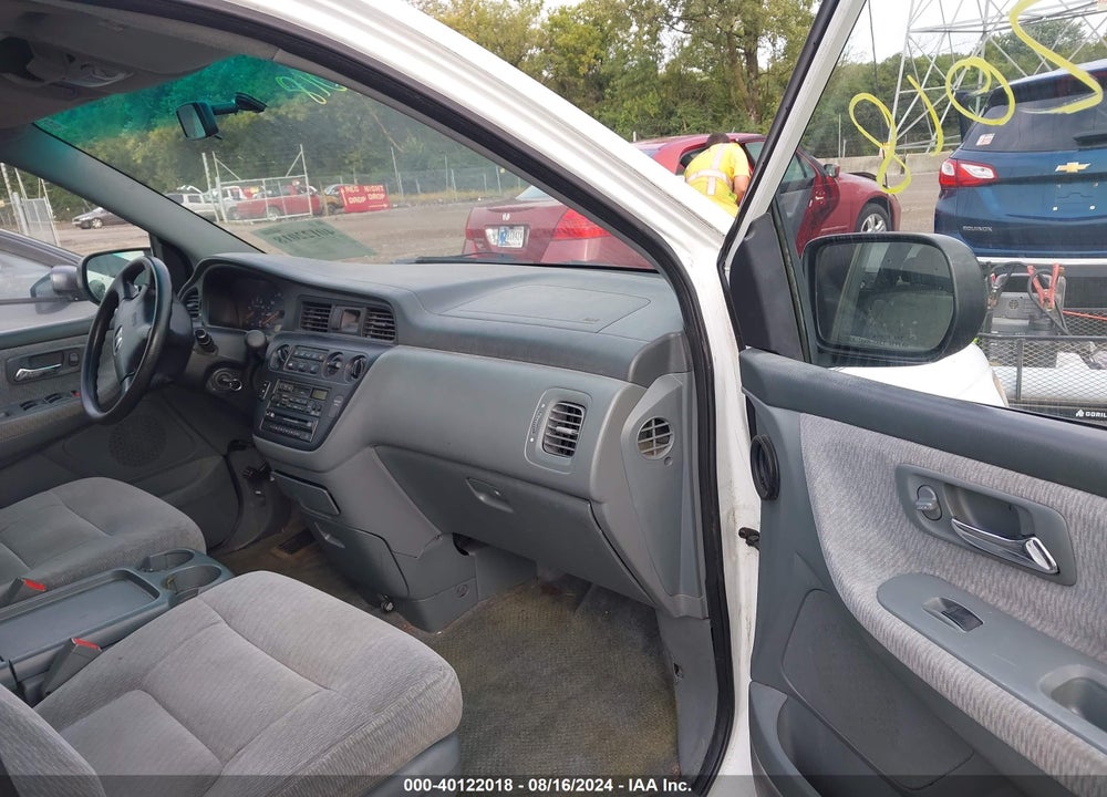 2004 HONDA ODYSSEY LX VIN: 5FNRL185X4B131383