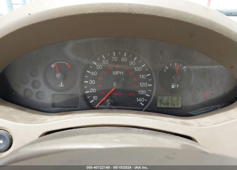 2005 FORD FOCUS VIN: 1FAFP34N05W117780
