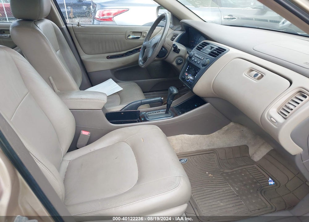 2002 HONDA ACCORD 2.3 EX/2.3 SE VIN: 1HGCG66882A112780