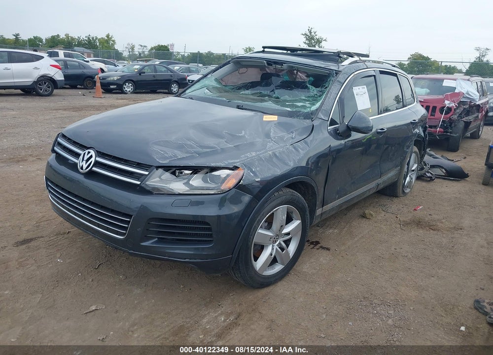 2014 VOLKSWAGEN TOUAREG TDI LUX VIN: WVGEP9BP4ED014141