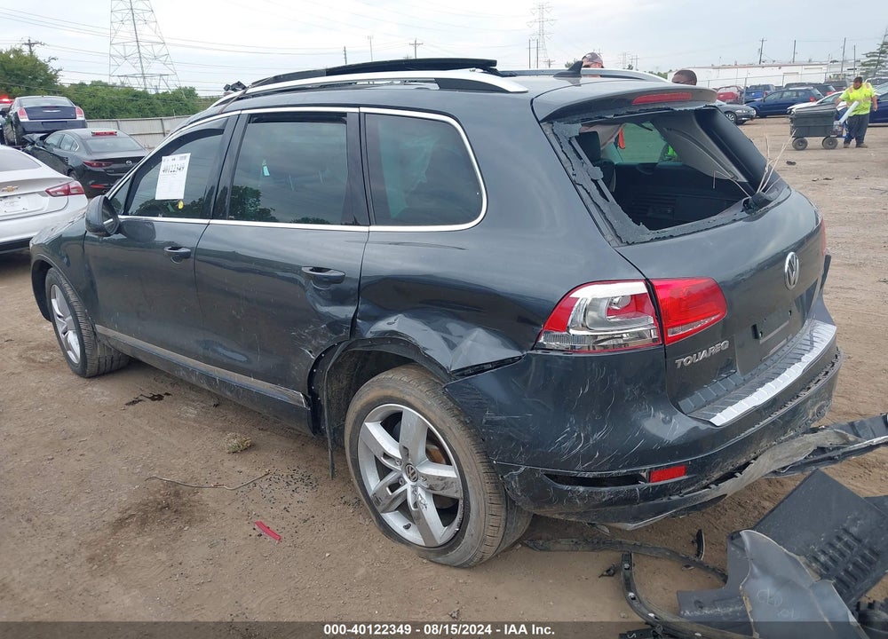 2014 VOLKSWAGEN TOUAREG TDI LUX VIN: WVGEP9BP4ED014141