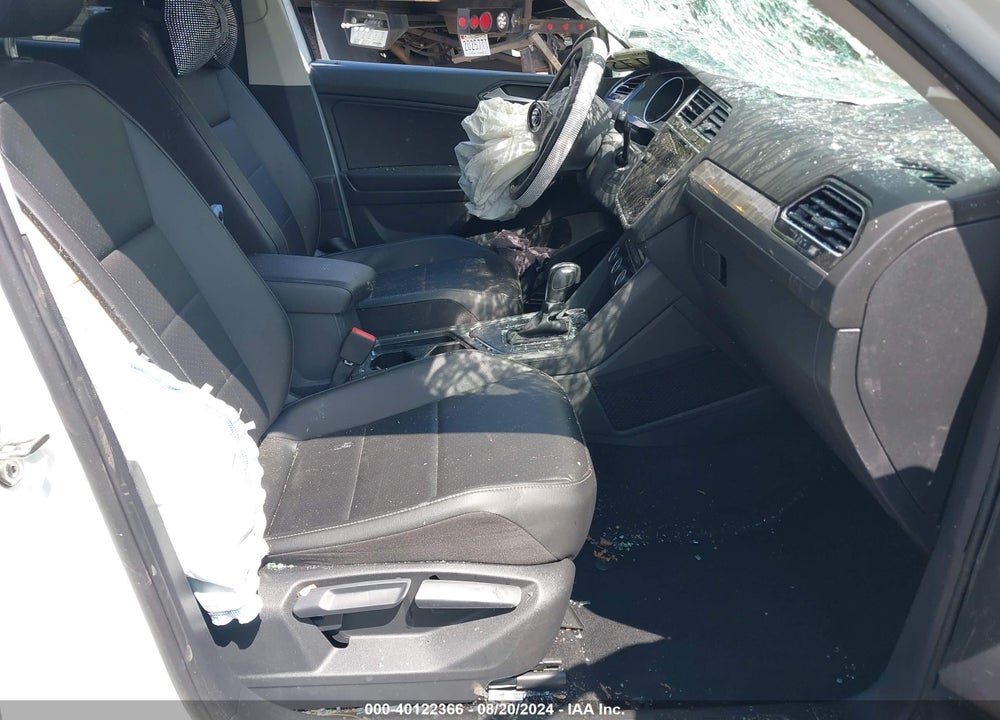 2018 VOLKSWAGEN TIGUAN 2.0T SE/2.0T SEL VIN: 3VV3B7AX2JM207825
