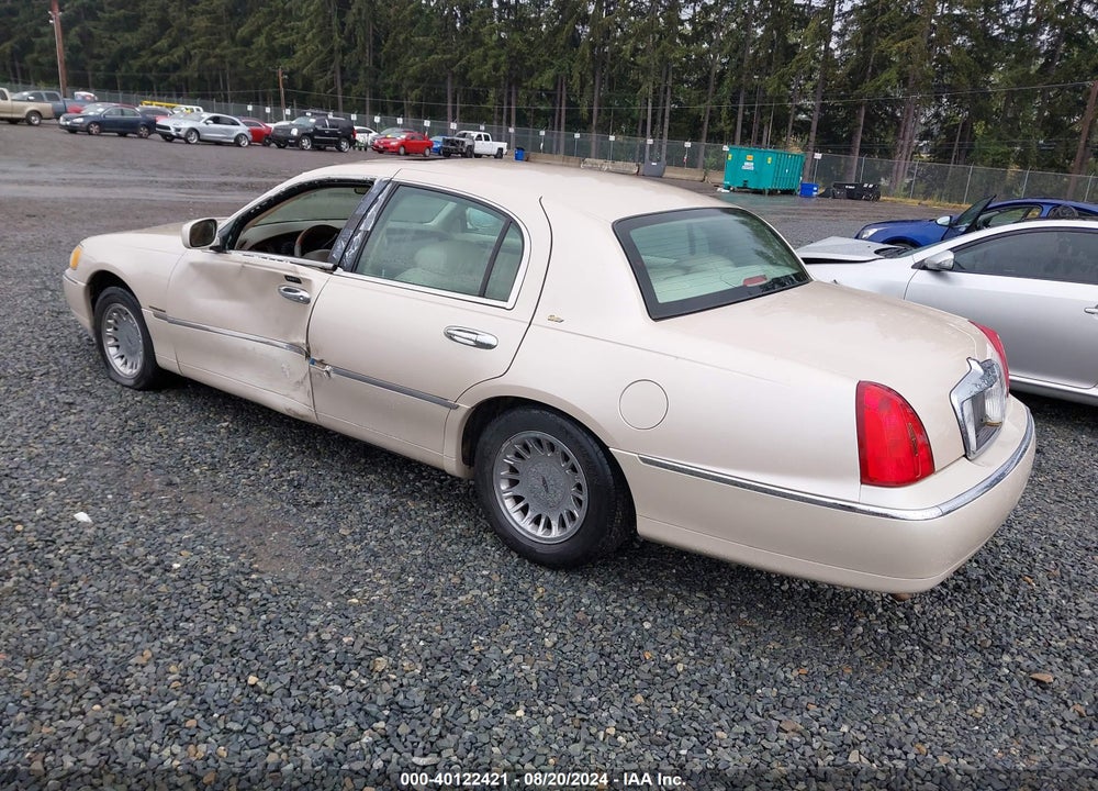 2000 LINCOLN TOWN CAR CARTIER VIN: 1LNHM83W5YY895256