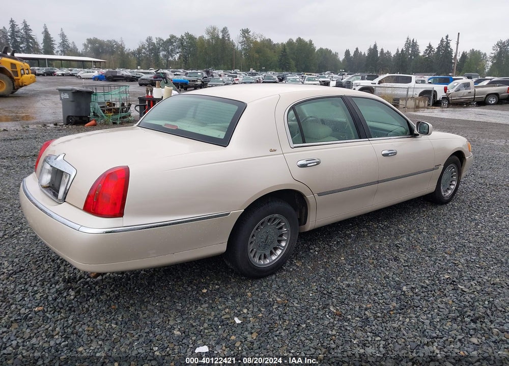 2000 LINCOLN TOWN CAR CARTIER VIN: 1LNHM83W5YY895256