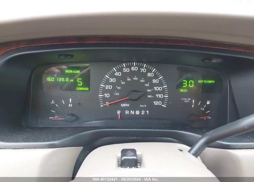 2000 LINCOLN TOWN CAR CARTIER VIN: 1LNHM83W5YY895256