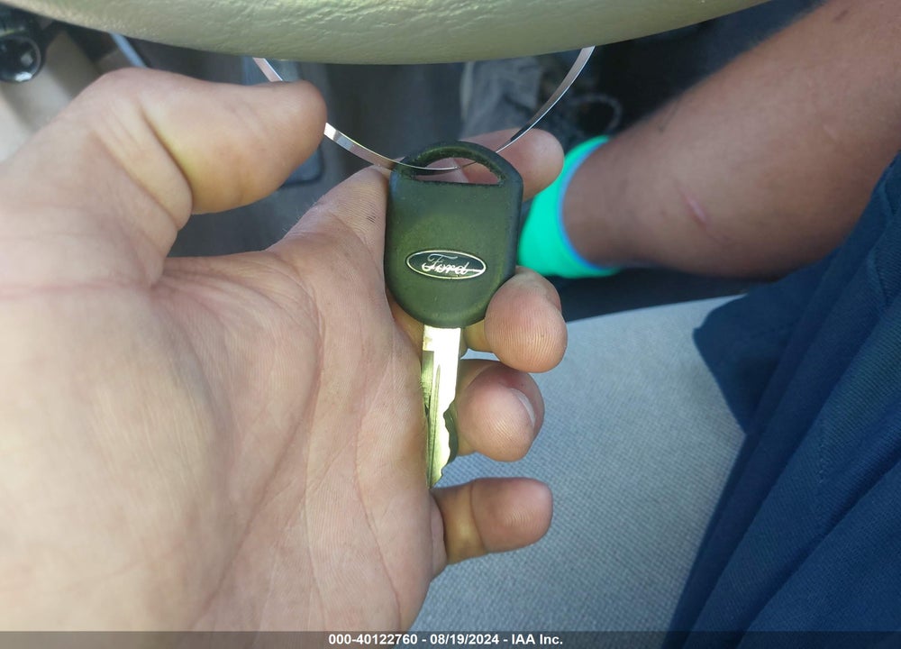 2003 FORD TAURUS SE VIN: 1FAHP53U33G277320