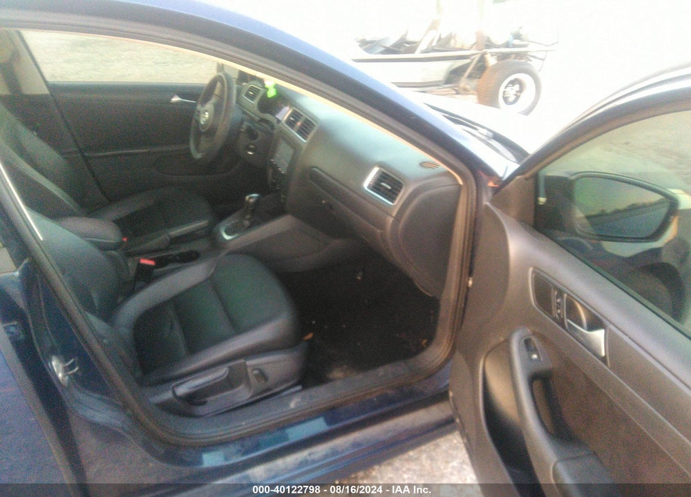 2014 VOLKSWAGEN JETTA 1.8T SE VIN: 3VWD17AJ0EM314649