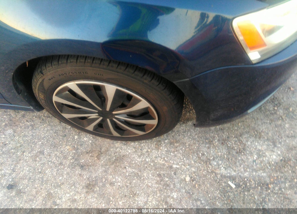 2014 VOLKSWAGEN JETTA 1.8T SE VIN: 3VWD17AJ0EM314649
