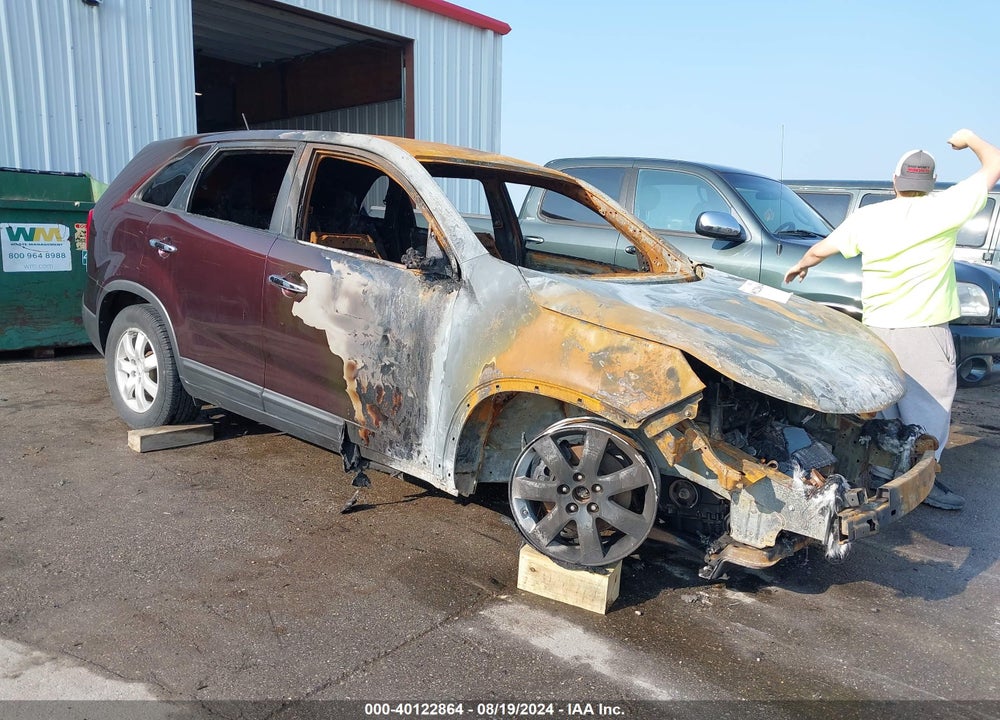 2012 KIA SORENTO LX VIN: 5XYKTCA65CG254208