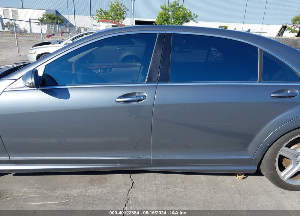 2009 MERCEDES-BENZ S 550 VIN: WDDNG71X59A250305