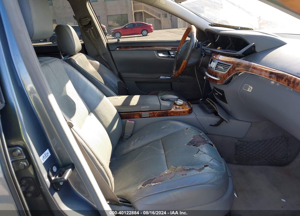 2009 MERCEDES-BENZ S 550 VIN: WDDNG71X59A250305