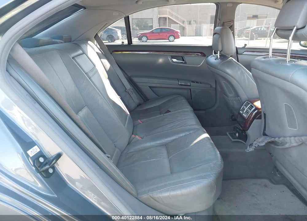 2009 MERCEDES-BENZ S 550 VIN: WDDNG71X59A250305