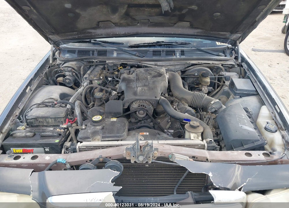 2004 FORD CROWN VICTORIA VIN: 2FAFP73W04X135295