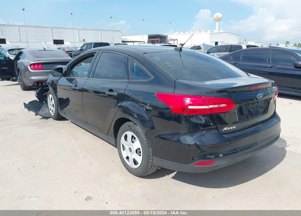 2018 FORD FOCUS S VIN: 1FADP3E21JL286651