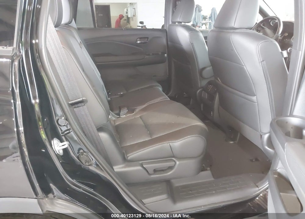 2021 HONDA PASSPORT AWD EX-L VIN: 5FNYF8H59MB041606