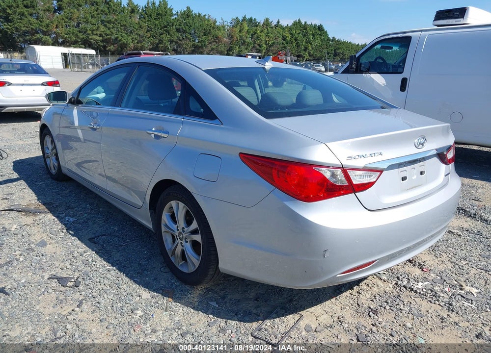 2011 HYUNDAI SONATA VIN: 5NPEC4AC1BH060582