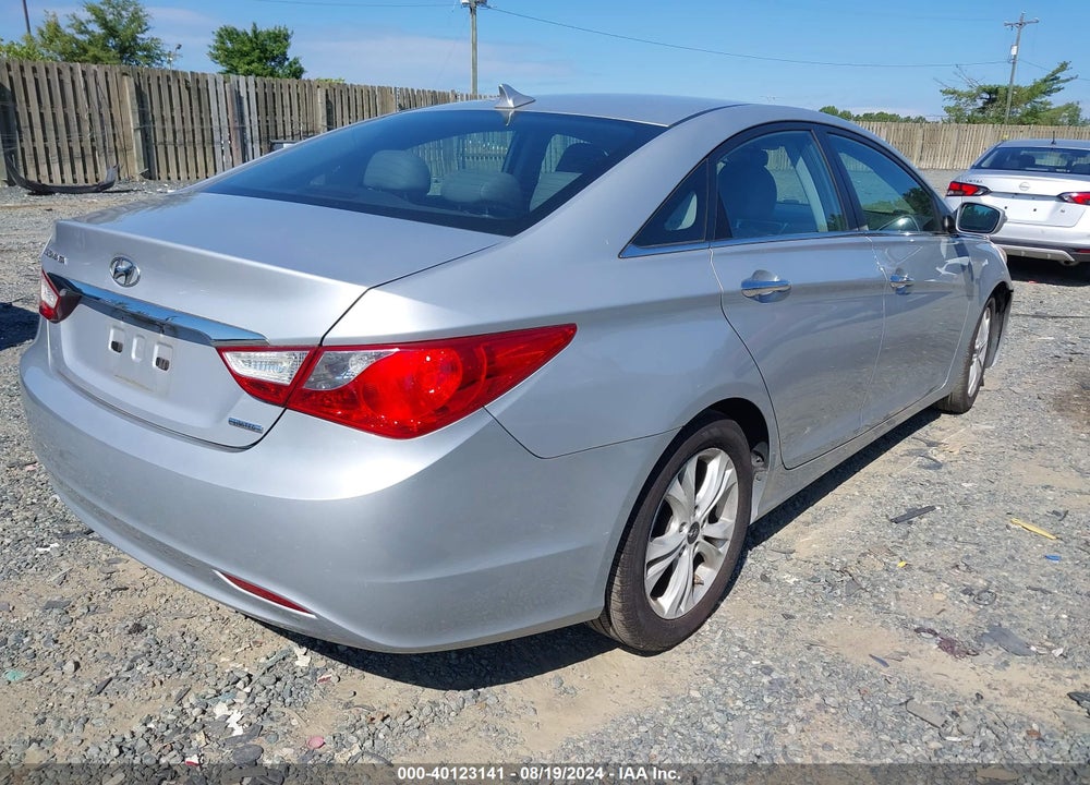 2011 HYUNDAI SONATA VIN: 5NPEC4AC1BH060582