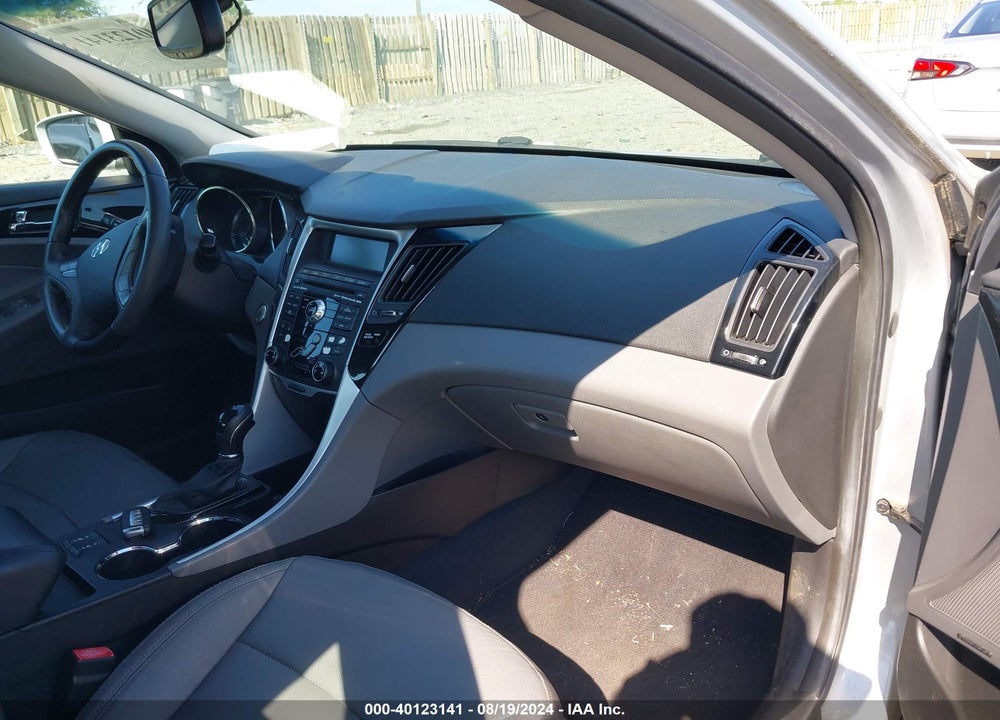 2011 HYUNDAI SONATA VIN: 5NPEC4AC1BH060582
