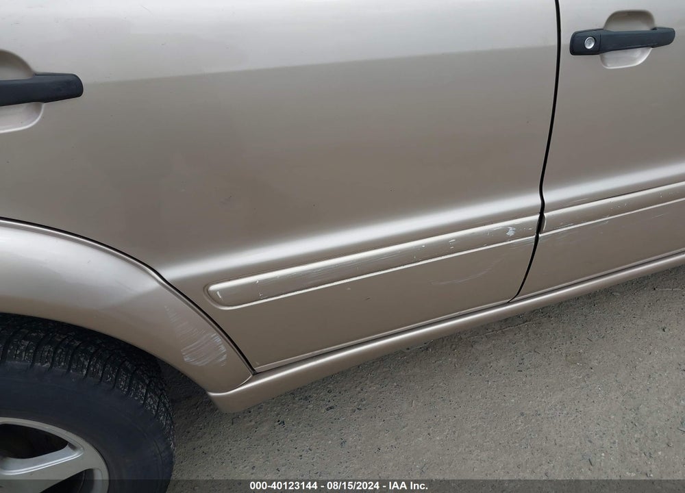 2001 MERCEDES-BENZ ML 320 VIN: 4JGAB54E01A265204