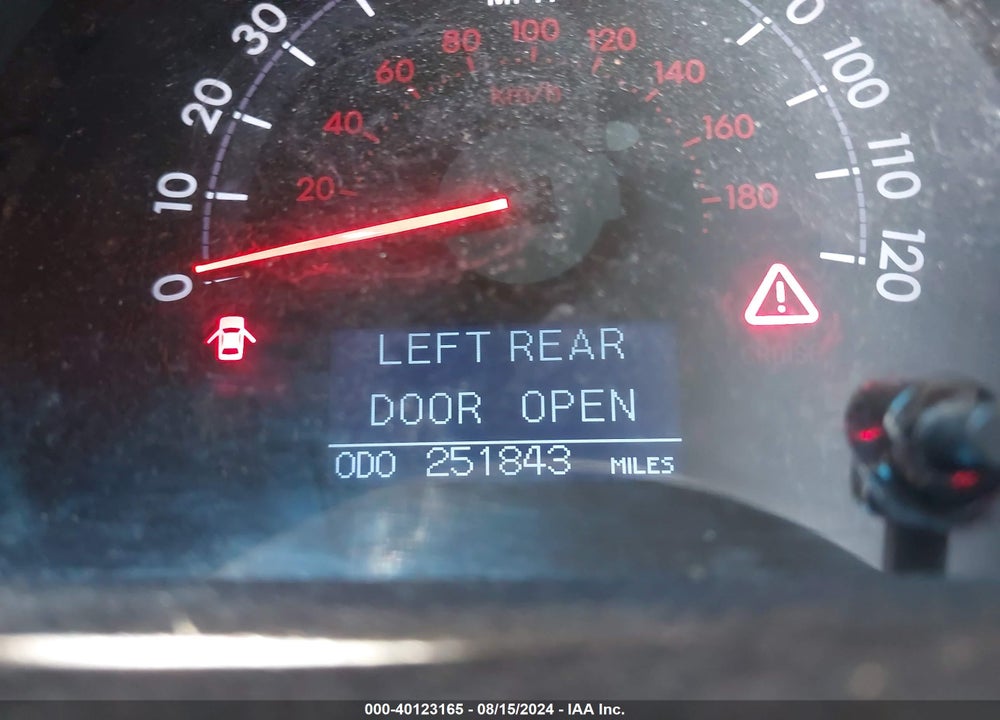 2011 TOYOTA TUNDRA LIMITED 5.7L V8 VIN: 5TFHY5F10BX162164