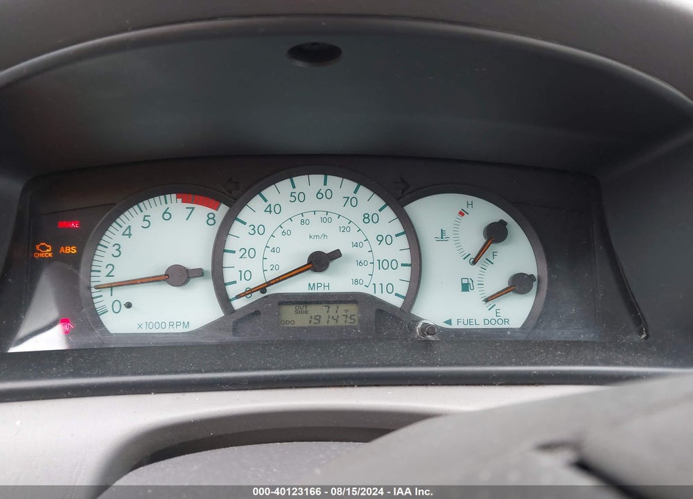 2004 TOYOTA COROLLA LE VIN: 1NXBR32EX4Z257136