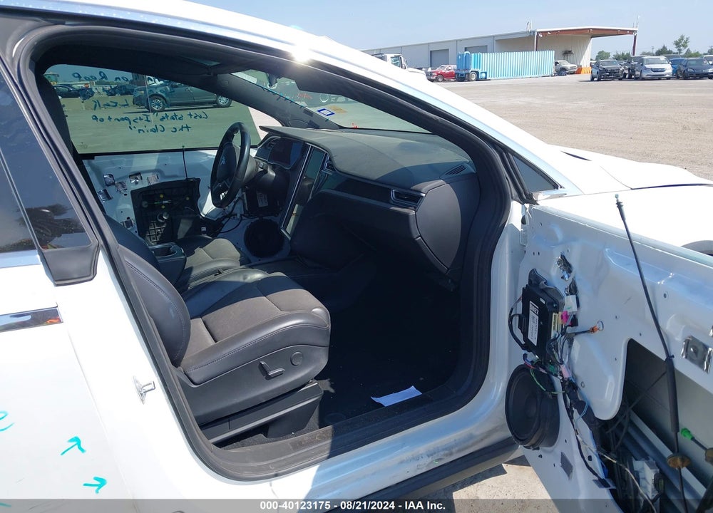 2018 TESLA MODEL X 100D/75D/P100D VIN: 5YJXCBE26JF087949
