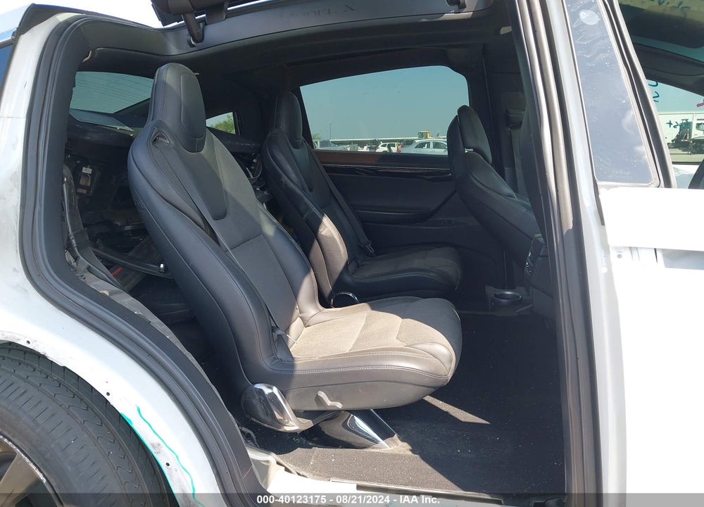 2018 TESLA MODEL X 100D/75D/P100D VIN: 5YJXCBE26JF087949