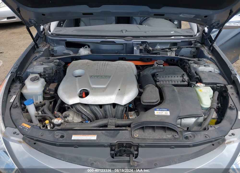 2014 HYUNDAI SONATA HYBRID LIMITED VIN: KMHEC4A40EA116060