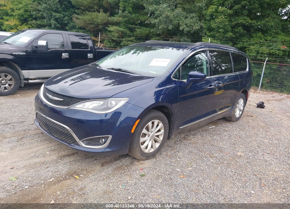 2017 CHRYSLER PACIFICA TOURING L VIN: 2C4RC1BG7HR705927