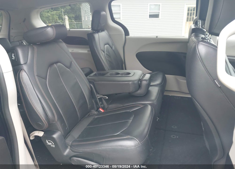 2017 CHRYSLER PACIFICA TOURING L VIN: 2C4RC1BG7HR705927
