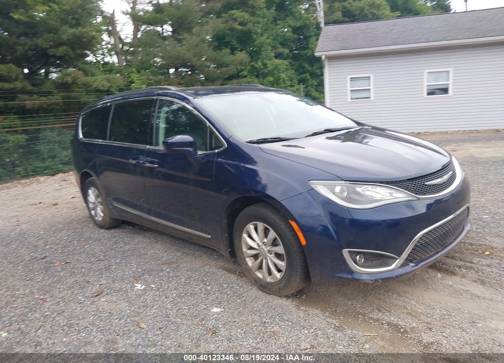 2017 CHRYSLER PACIFICA TOURING L VIN: 2C4RC1BG7HR705927