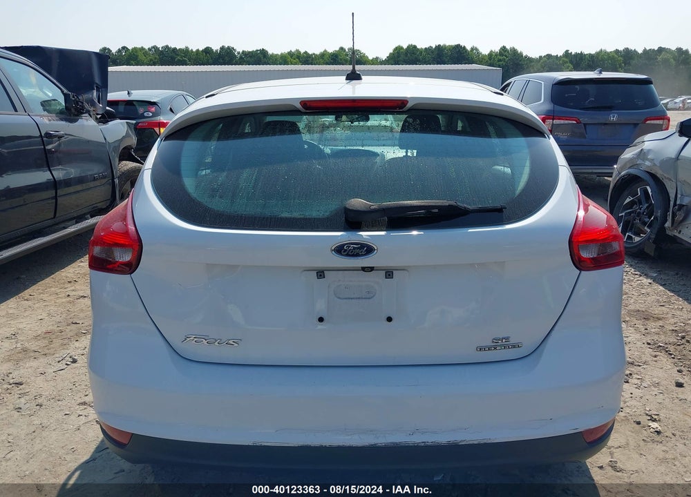 2015 FORD FOCUS SE VIN: 1FADP3K27FL306980