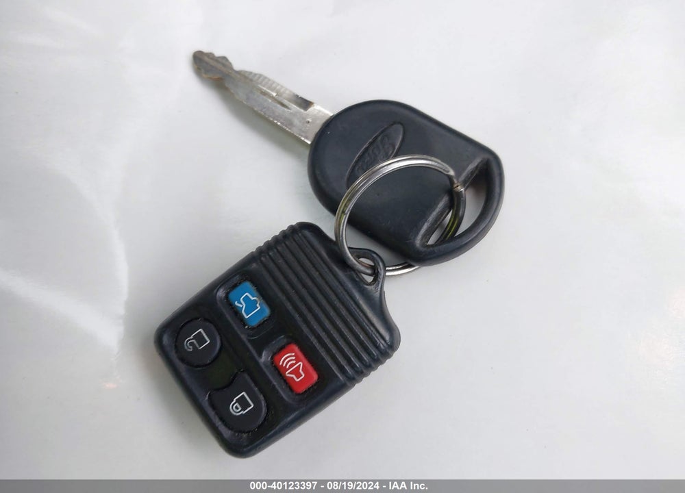 2007 FORD MUSTANG V6 DELUXE/V6 PREMIUM VIN: 1ZVHT80N475196703
