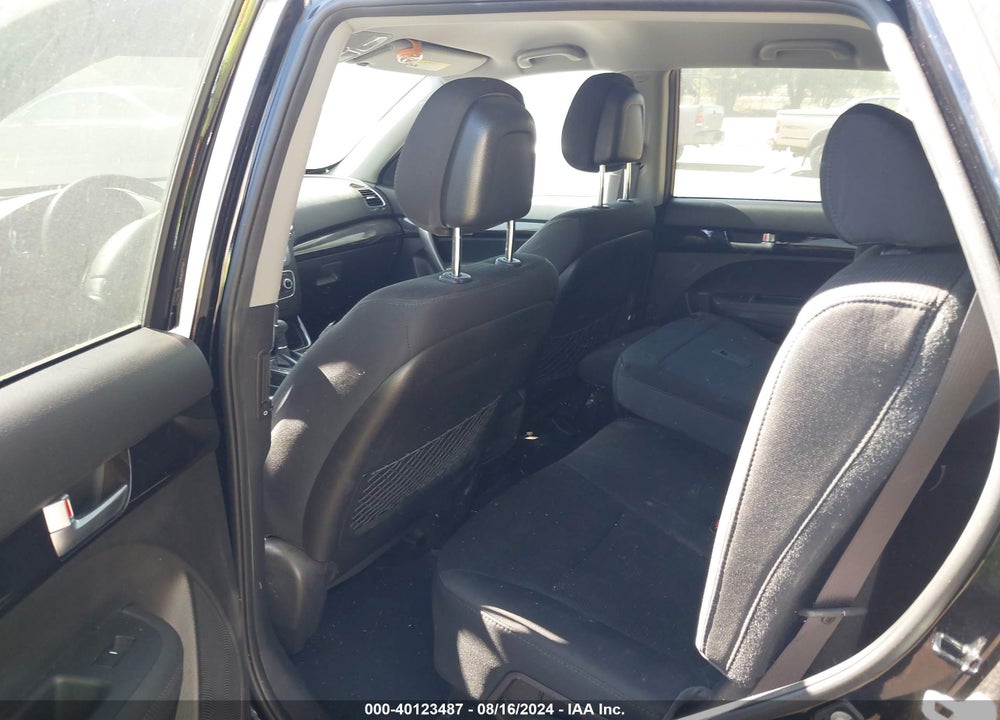 2015 KIA SORENTO LX V6 VIN: 5XYKT4A71FG639008