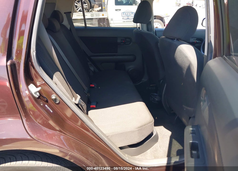 2008 SCION XB VIN: JTLKE50E181046157