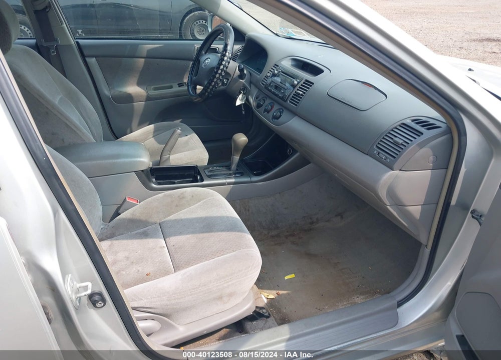2003 TOYOTA CAMRY LE VIN: 4T1BE32K33U701988