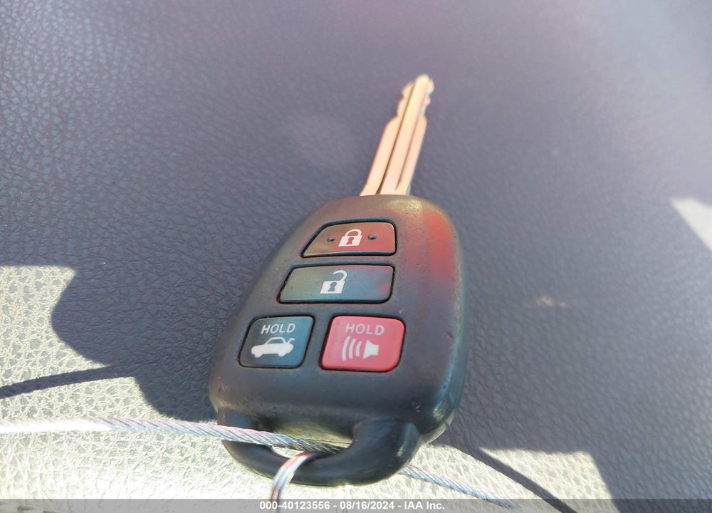 2014 TOYOTA COROLLA LE VIN: 5YFBURHE9EP022397