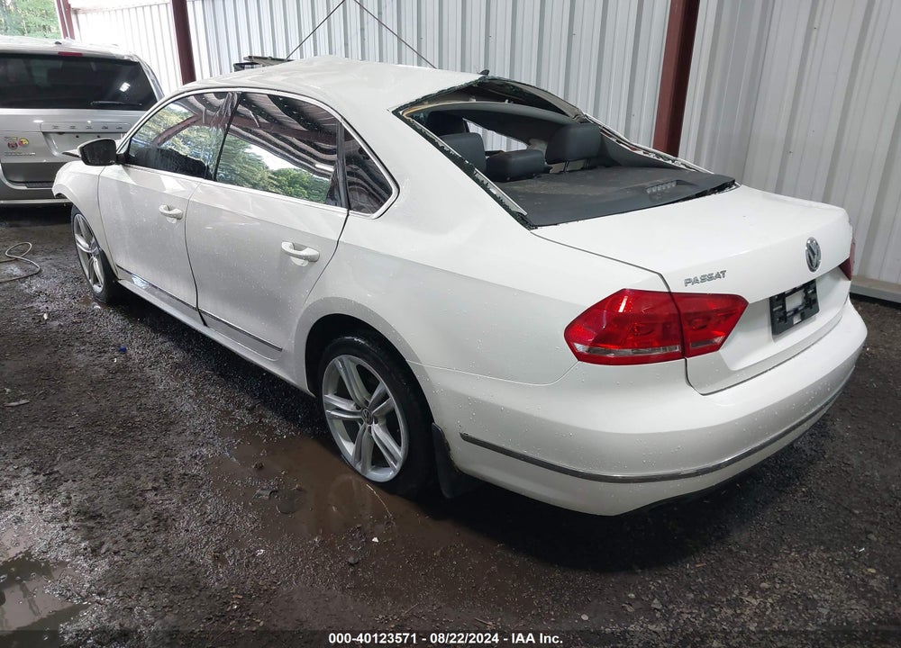 2015 VOLKSWAGEN PASSAT 1.8T SE VIN: 1VWBT7A33FC072168