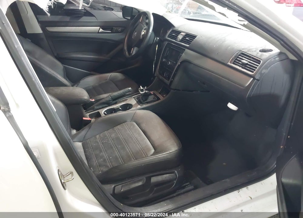 2015 VOLKSWAGEN PASSAT 1.8T SE VIN: 1VWBT7A33FC072168