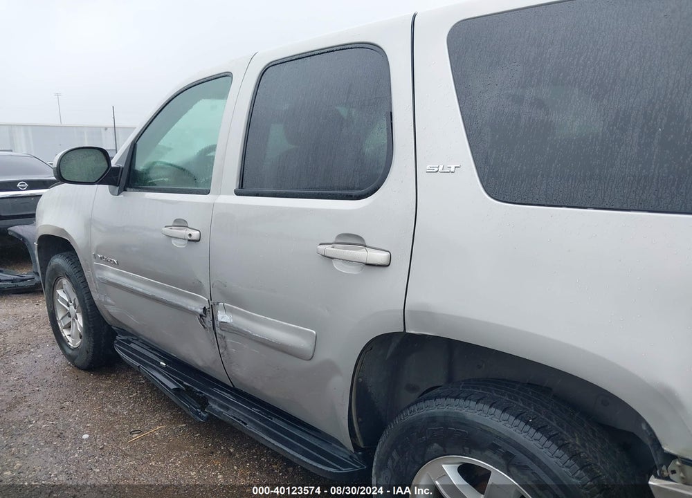 2007 GMC YUKON SLT VIN: 1GKFC13077J102052