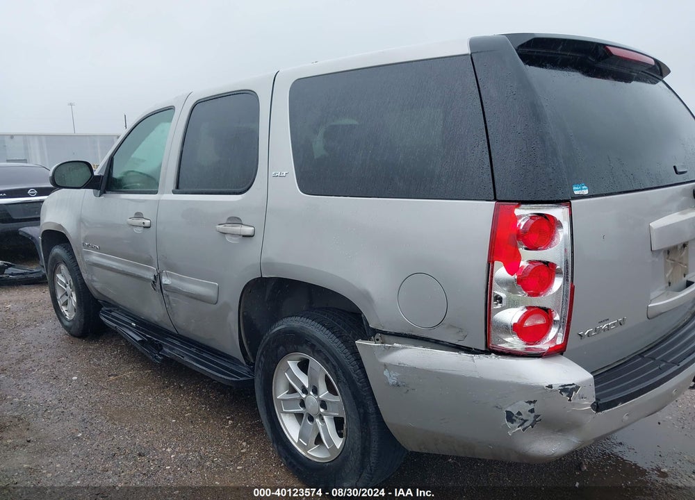 2007 GMC YUKON SLT VIN: 1GKFC13077J102052