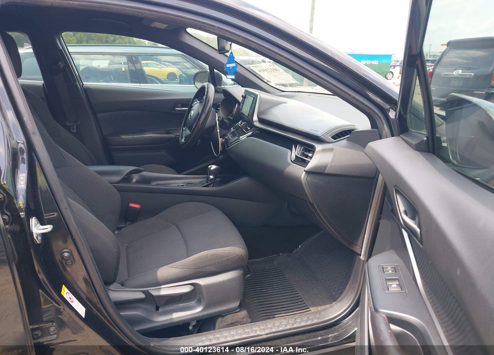 2018 TOYOTA C-HR XLE VIN: NMTKHMBX2JR059034