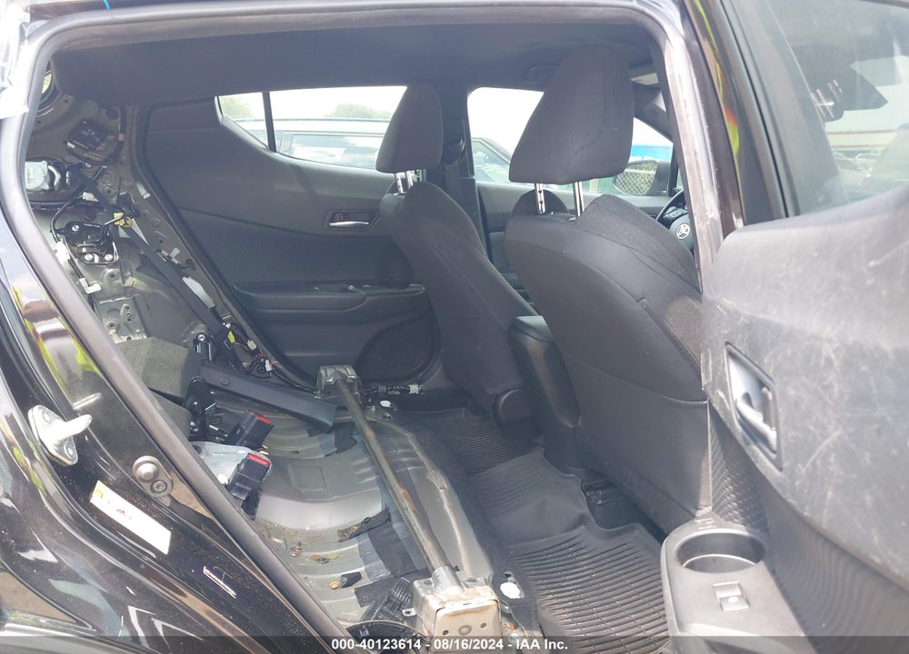 2018 TOYOTA C-HR XLE VIN: NMTKHMBX2JR059034