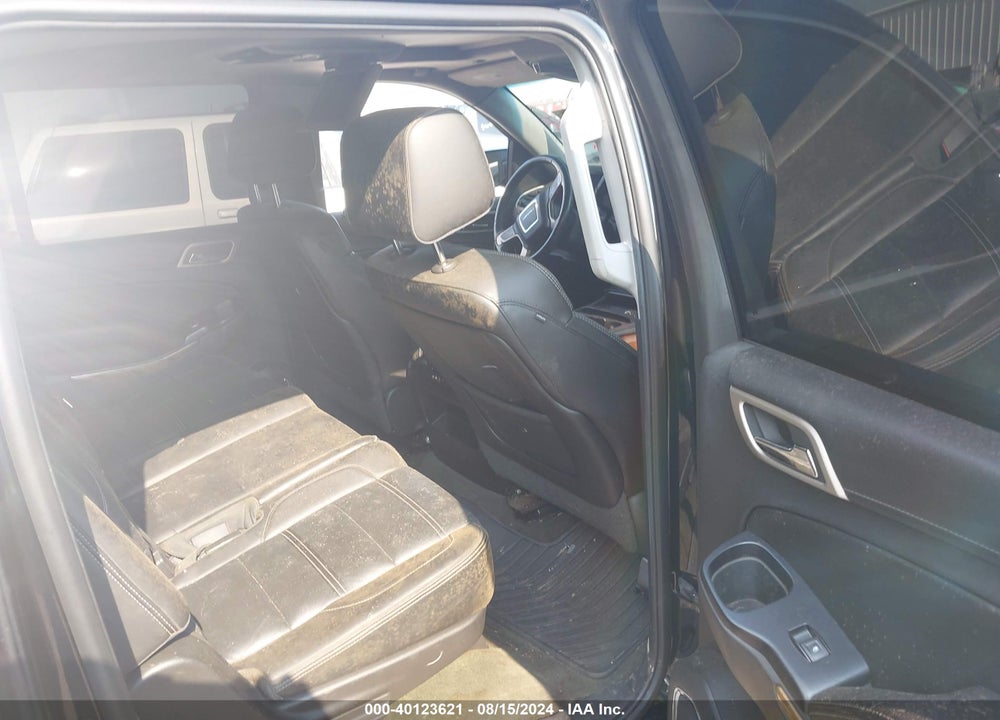 2015 GMC YUKON XL 1500 DENALI VIN: 1GKS2JKJ5FR223495
